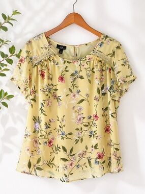 AGB Yellow Floral Flutter Sleeve Blouse - Size XXL
